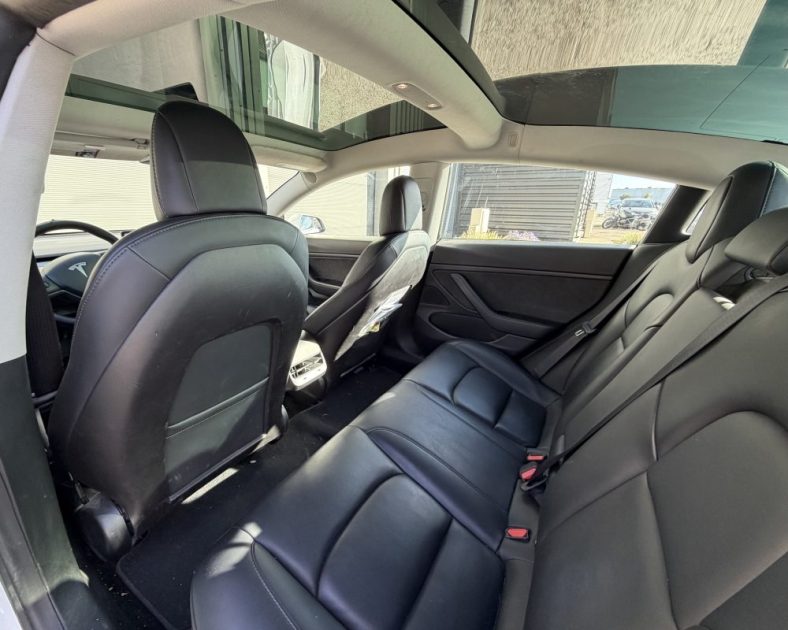 TESLA MODEL 3 - 2emes Mains - SoH 83% - Blanche / Noir