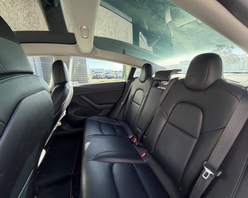 TESLA MODEL 3 - 2emes Mains - SoH 83% - Blanche / Noir