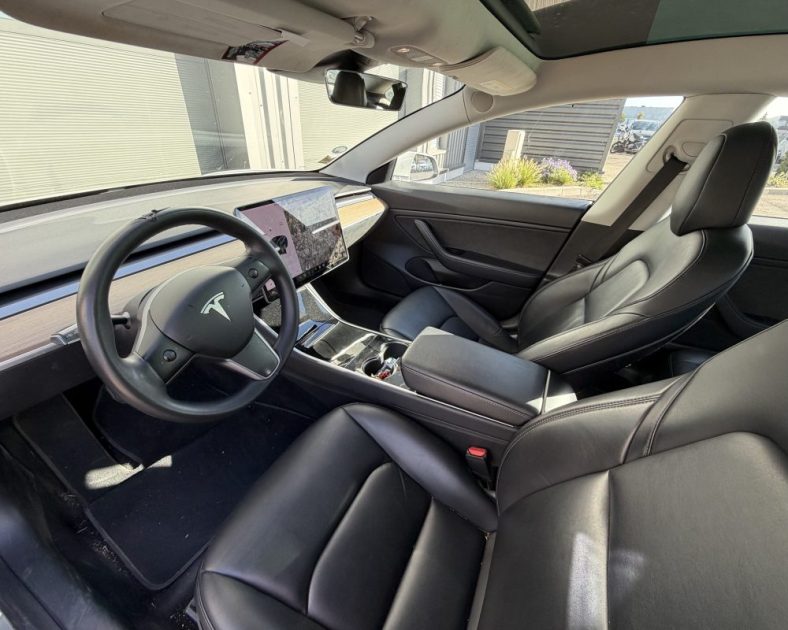 TESLA MODEL 3 - 2emes Mains - SoH 83% - Blanche / Noir