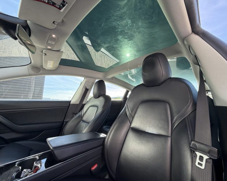 TESLA MODEL 3 - 2emes Mains - SoH 83% - Blanche / Noir
