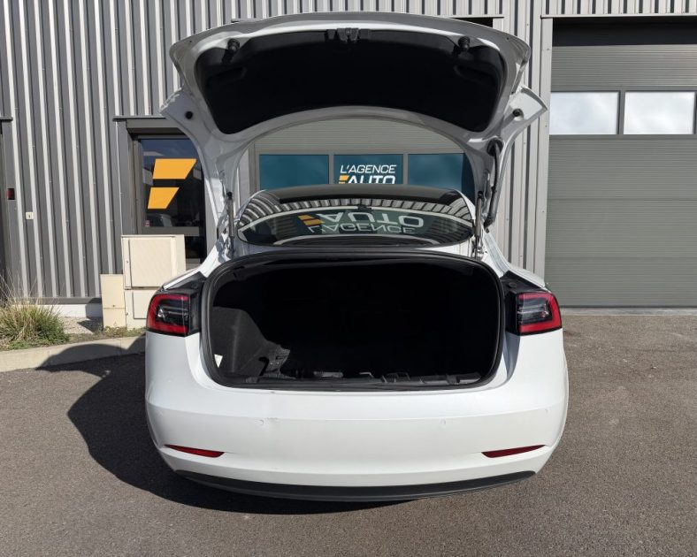 TESLA MODEL 3 - 2emes Mains - SoH 83% - Blanche / Noir