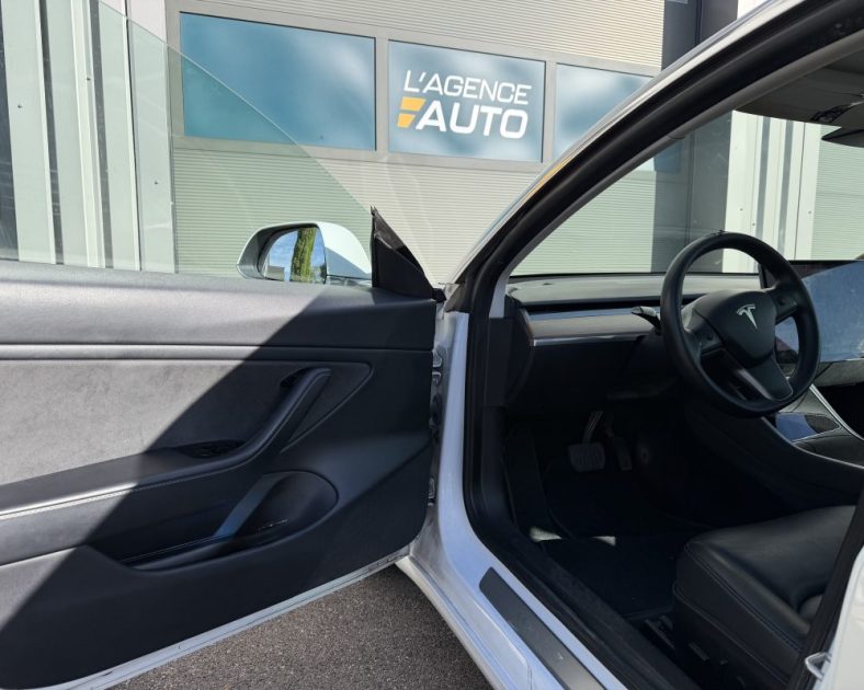 TESLA MODEL 3 - 2emes Mains - SoH 83% - Blanche / Noir