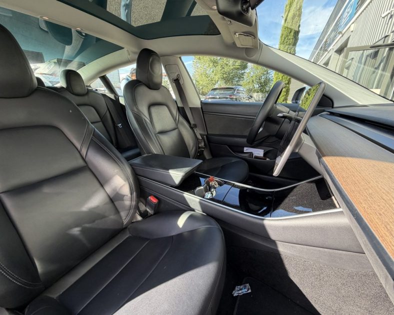 TESLA MODEL 3 - 2emes Mains - SoH 83% - Blanche / Noir