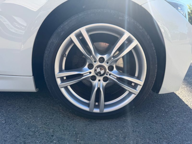BMW SERIE 320d M SPORT X DRIVE / Toit Ouvrant / Attelage / Suivi BMW
