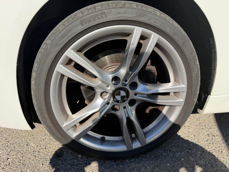 BMW SERIE 320d M SPORT X DRIVE / Toit Ouvrant / Attelage / Suivi BMW