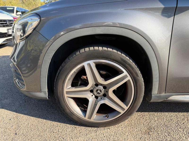 MERCEDES GLA 200 CDI / Toit Ouvrant / Sièges Chauffants / Coffre Electrique