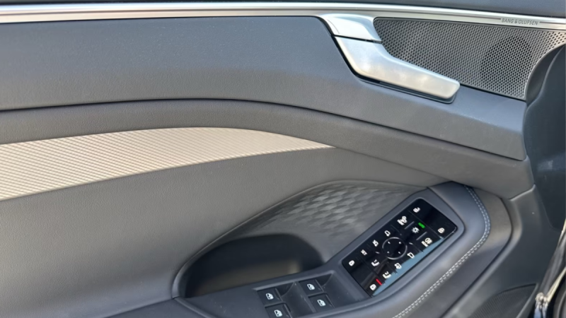 AUDI  A6 AVANT 204 CH TECH+ 2025