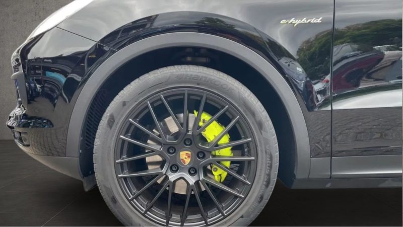 PORSCHE CAYENNE  E-HYBRID 2021 PREMIERE MAiN