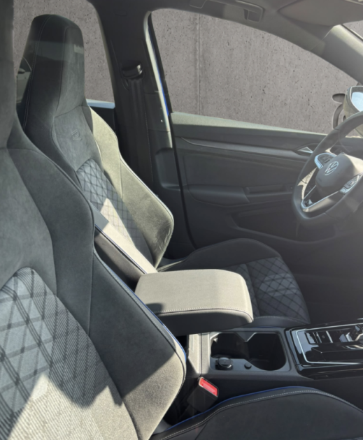 VOLKSWAGEN GOLF  VIII R-LINE 2.0 TDI DSG  (150 CH) 2025