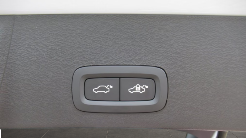 VOLVO XC40 163 CH HYBRIDE 2025 