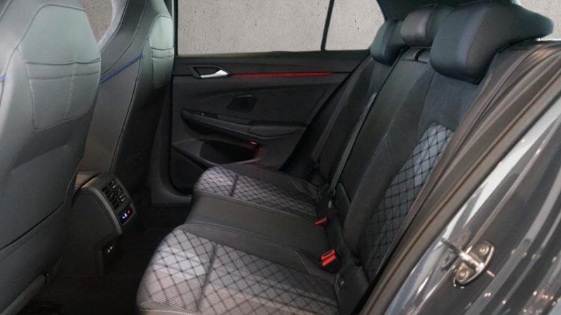 VOLKSWAGEN GOLF R-LINE — 2.0 TDI 150 CH  DSG 2026