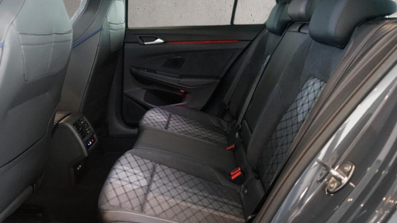 VOLKSWAGEN GOLF R-LINE — 2.0 TDI 150 CH  DSG 2026