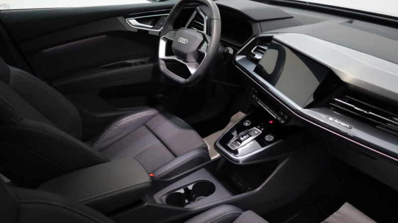 AUDI Q4  SPORTBACK  e-TRON 45 S-LINE 2024