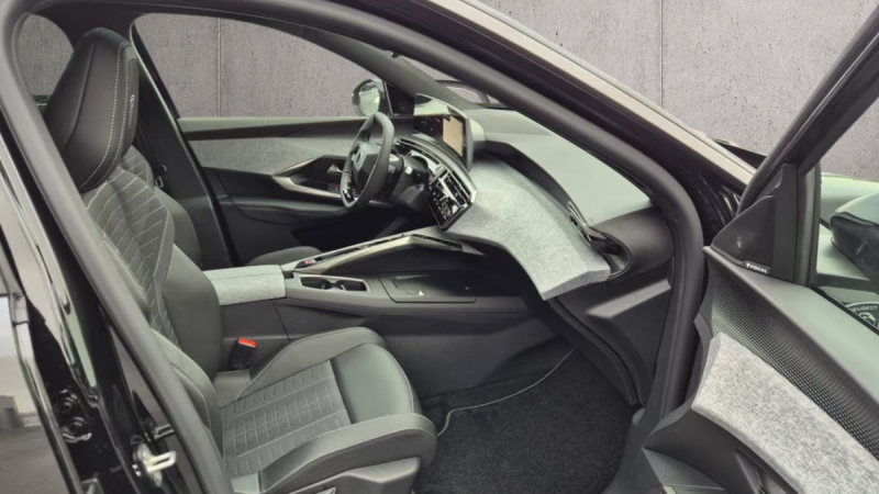 PEUGEOT  E-3008 GT 210 2024 BVA Electrique