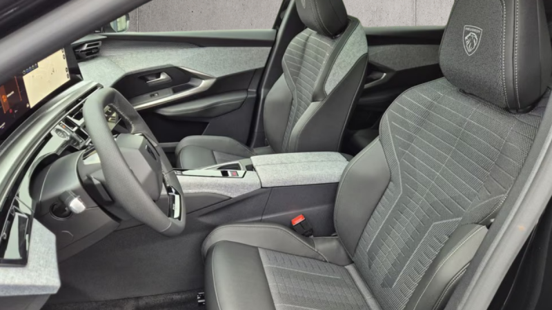 PEUGEOT  E-3008 GT 210 2024 BVA Electrique