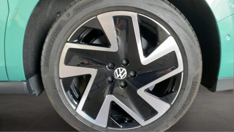 VOLKSWAGEN ID. BUZZ PRO LR  LR ENERGY 2026 7 places