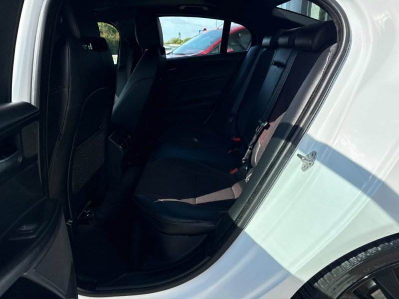 Jaguar XE 2.0 D 180Ch BVA R-Sport