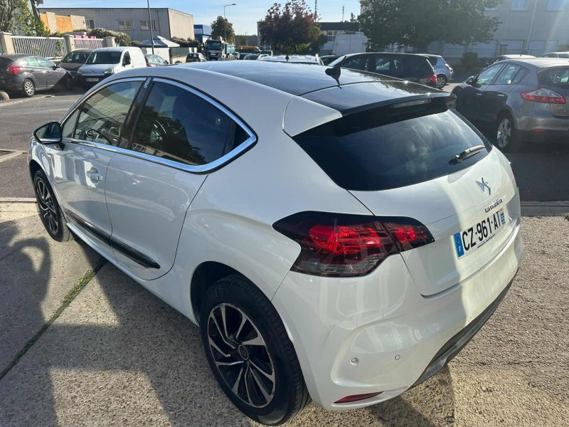 CITROEN DS4 2.0HDI 136CV SO CHIC ÉLECTRONIQUE CHOC 1ERE MAIN