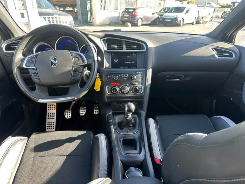 CITROEN DS4 2.0HDI 136CV SO CHIC ÉLECTRONIQUE CHOC 1ERE MAIN