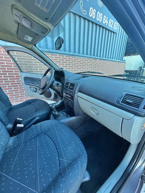 RENAULT CLIO II 1.5 DCI 65 AUTHENTIQUE 2002