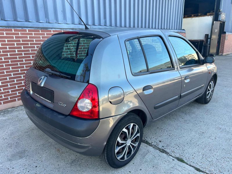 RENAULT CLIO II 1.5 DCI 65 AUTHENTIQUE 2002