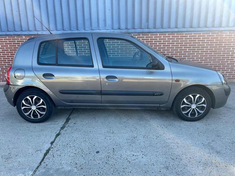 RENAULT CLIO II 1.5 DCI 65 AUTHENTIQUE 2002