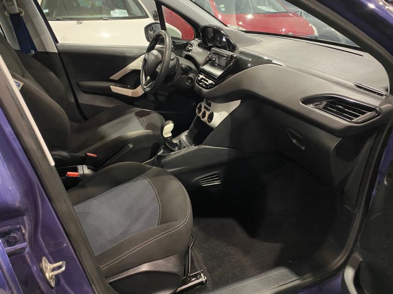 PEUGEOT 208 1.2I 68CH 