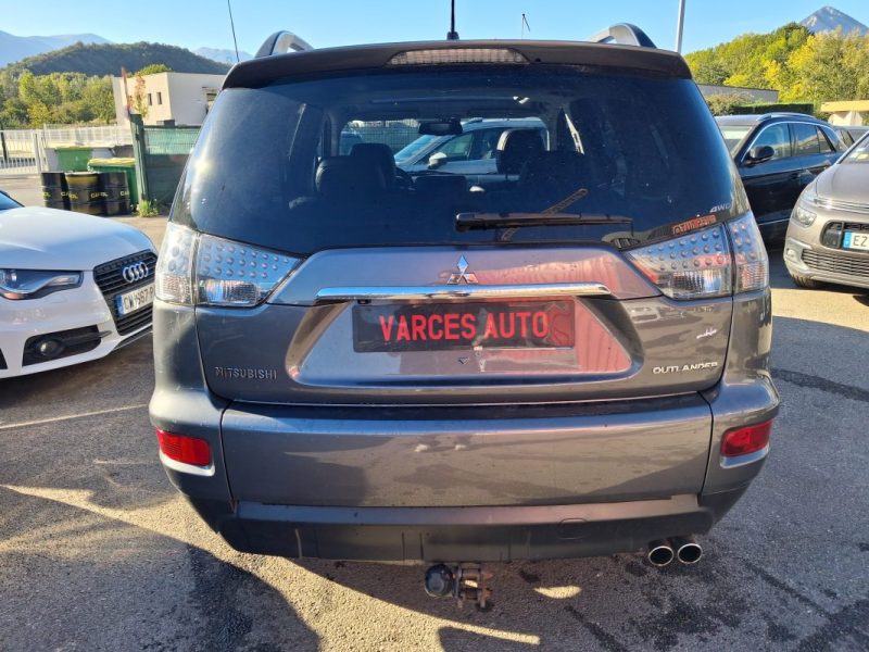 MITSUBISHI OUTLANDER 2.2 DID 156 CV 4X4 BVA 7 PLACES 