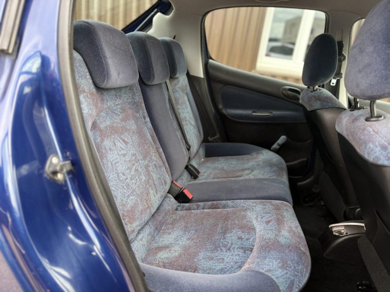 PEUGEOT 206 1.4i 75 CV 5 portes