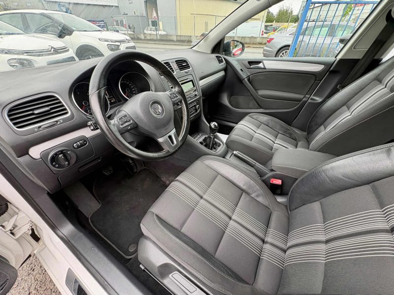 VOLKSWAGEN GOLF  
