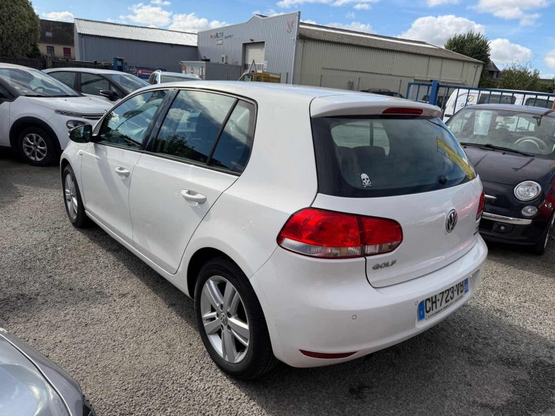 VOLKSWAGEN GOLF  