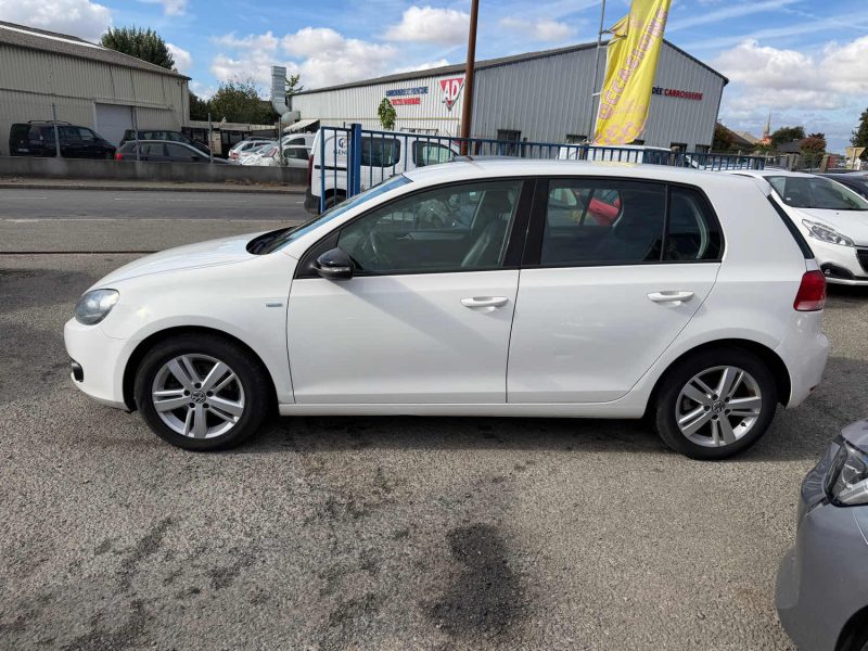 VOLKSWAGEN GOLF  