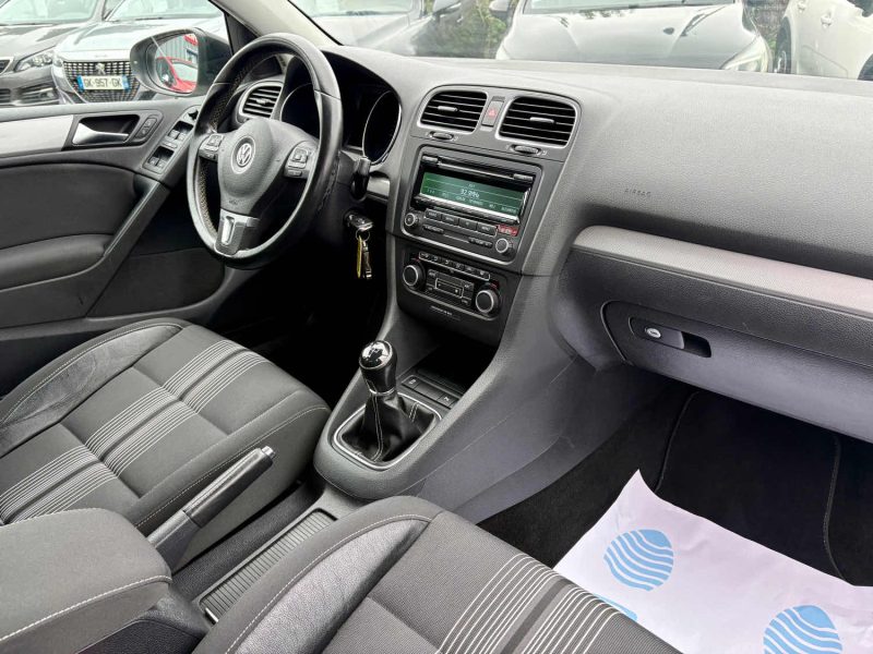 VOLKSWAGEN GOLF  