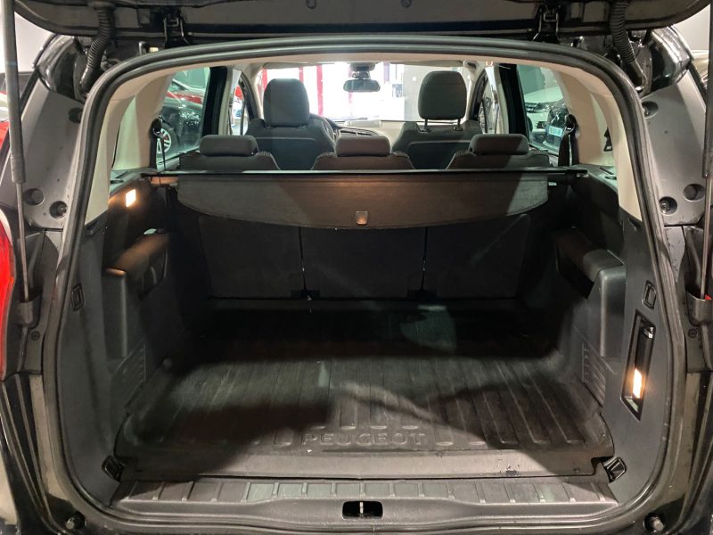 PEUGEOT 5008 2.0 HDI 150CH 