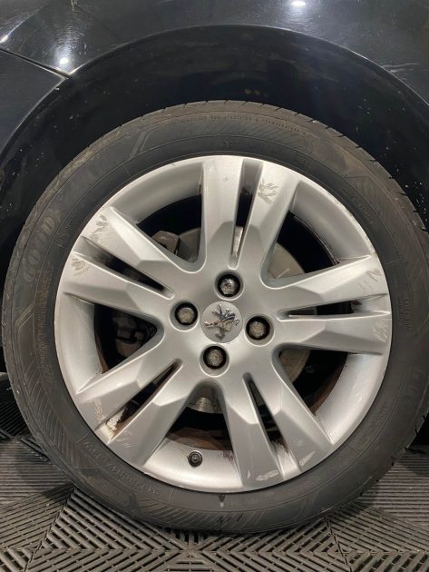 PEUGEOT 5008 2.0 HDI 150CH 