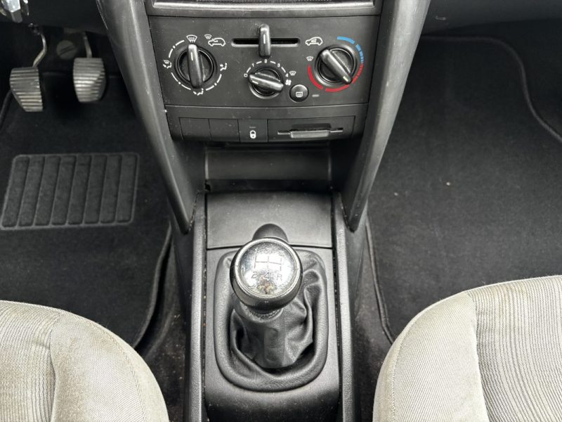 PEUGEOT 207 1.4E 16V 2006