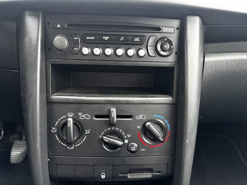 PEUGEOT 207 1.4E 16V 2006