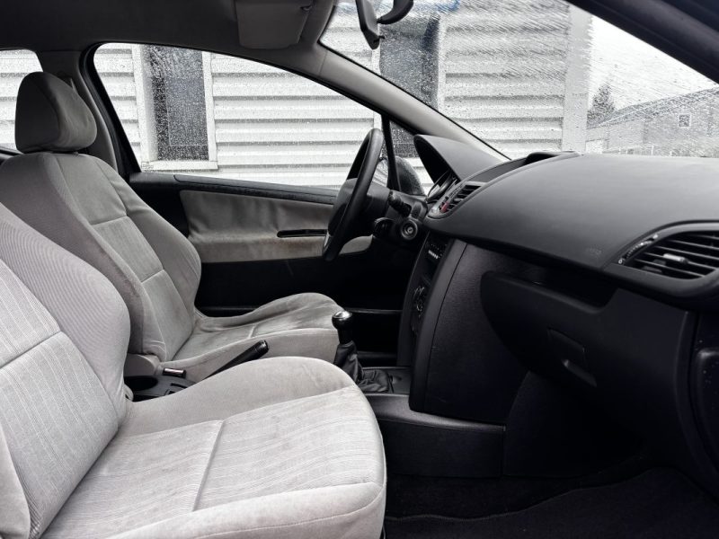 PEUGEOT 207 1.4E 16V 2006