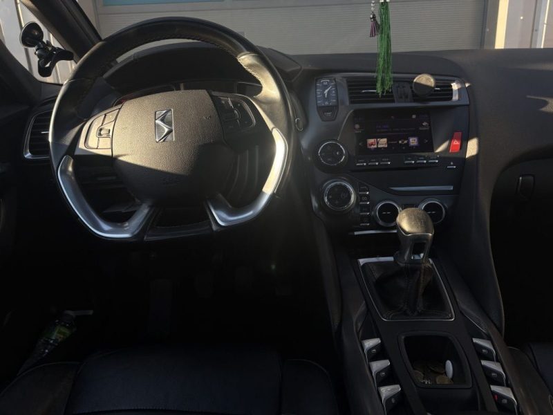 DS DS 5 1.6 D 120ch So Chic - SUIVI COMPLET - CAMERA DE RECUL