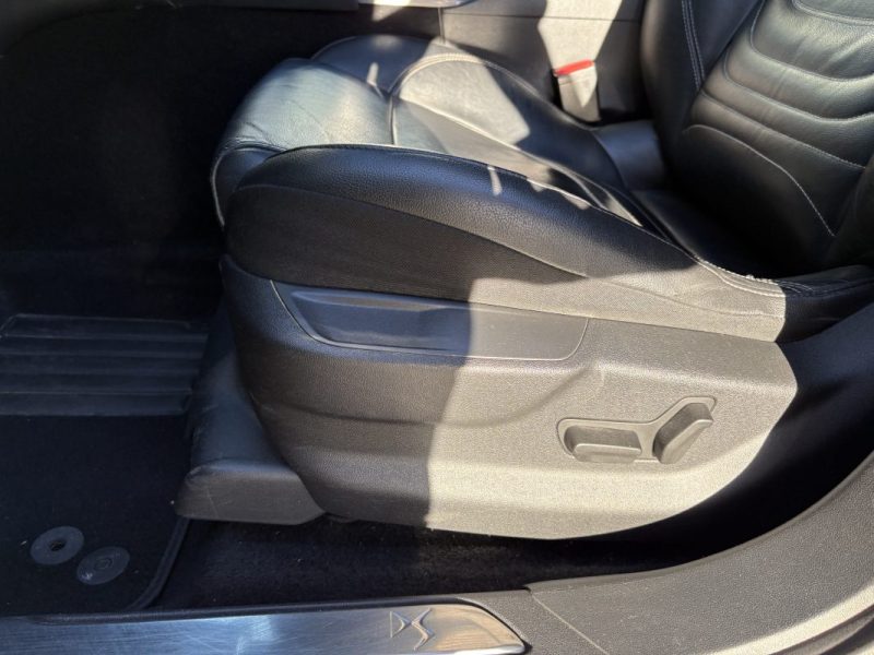 DS DS 5 1.6 D 120ch So Chic - SUIVI COMPLET - CAMERA DE RECUL