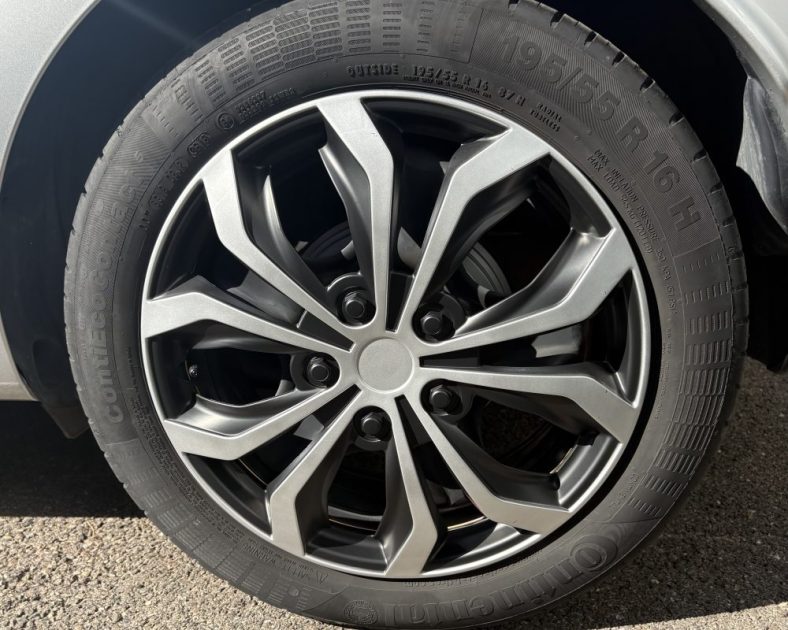 RENAULT CLIO IV 0.9 TCE - 90 ch - Entretiens complet - 2018