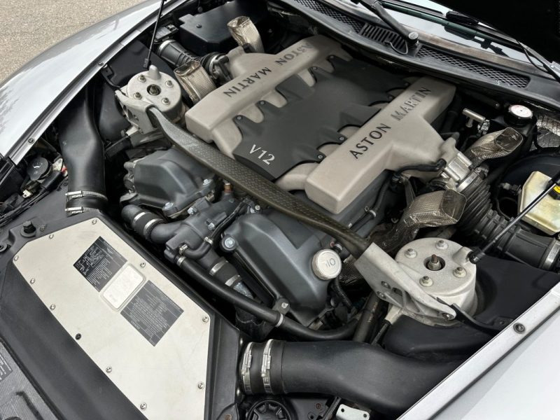 ASTON MARTIN VANQUISH COUPE 2004