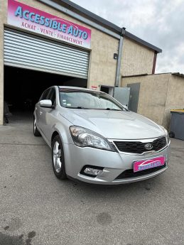 KIA CEE-D  2011