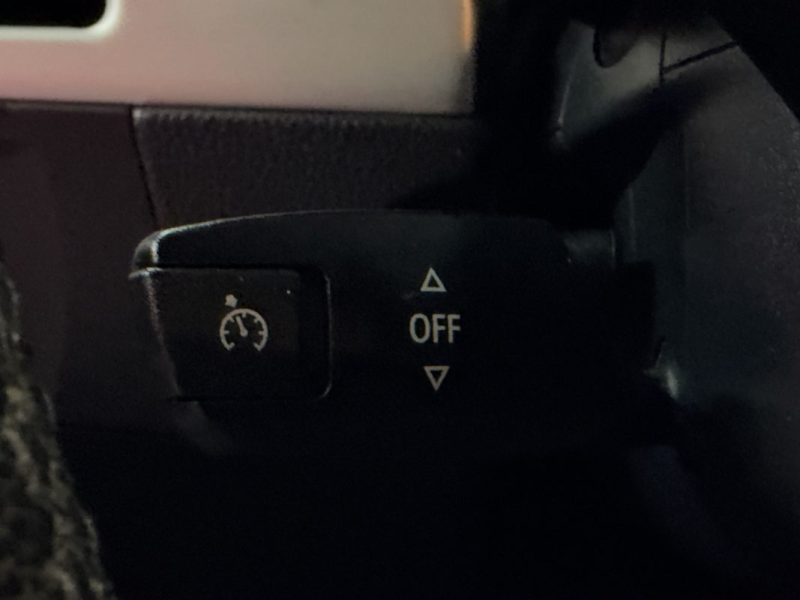 🟢  Bmw serie 3 318 i 143 cv Ecran Gps  Sièges chauffants Toit ouvrant