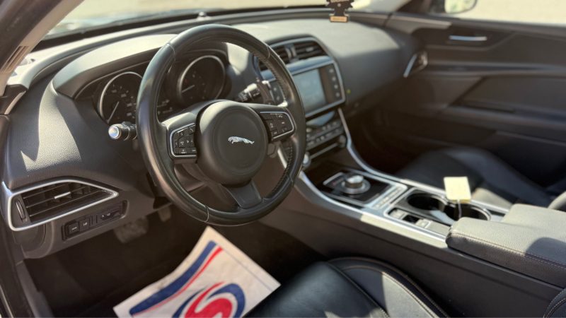 JAGUAR XE 2.0L D 180 PURE BA 2016