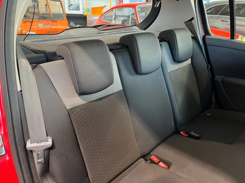 🔹Renault Clio 3 1.5 DCI 75Ch 5 portes Authentique -* 🧊 Climatisation  * 📻 Autoradio 