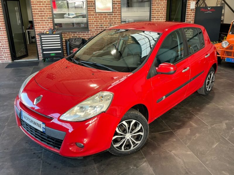 🔹Renault Clio 3 1.5 DCI 75Ch 5 portes Authentique -* 🧊 Climatisation  * 📻 Autoradio 