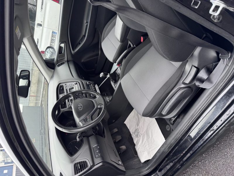 HYUNDAI I20 1.2 ESSENCE 84CV PREMIERE MAIN 