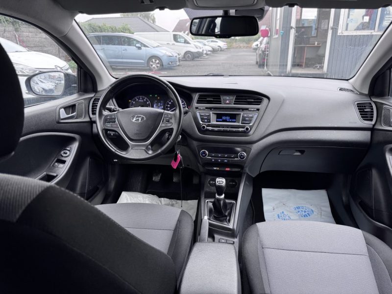 HYUNDAI I20 1.2 ESSENCE 84CV PREMIERE MAIN 