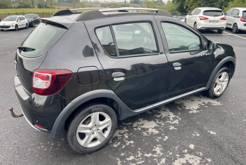 DACIA SANDERO 1.5 DCI 90CH ECO² LAURÉATE 2013